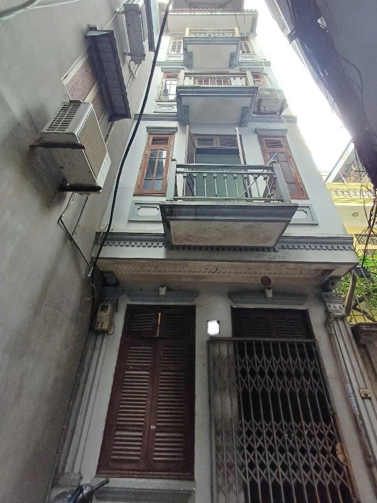 Cho thuê nhà nguyên căn ngõ 79, 8/3 Hai Bà Trưng, 5 tầng x 20m2, 2 ngủ, 8 Triệu - Ảnh chính